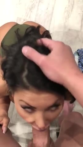 Augustayllorxxx masturbating