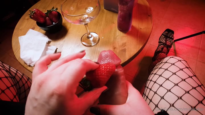 Epic woman Mila Volker cams video full