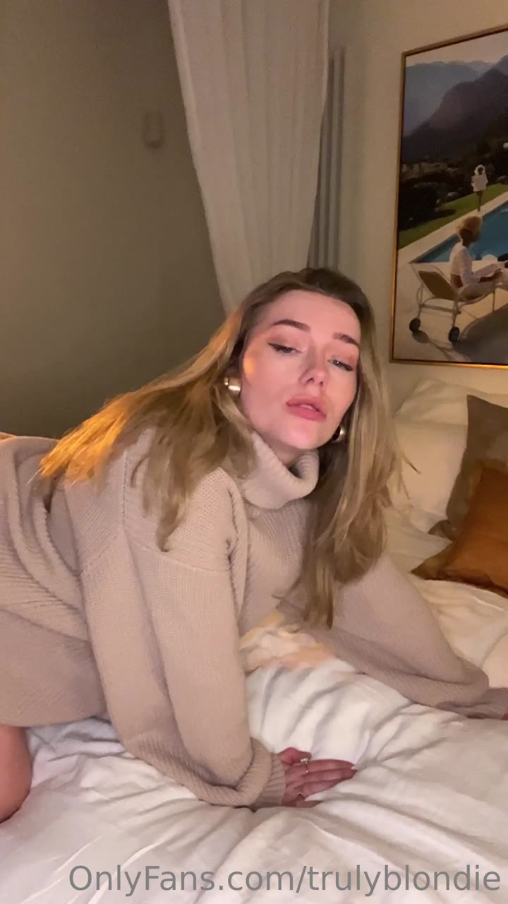 Avalon Hope nude boobs