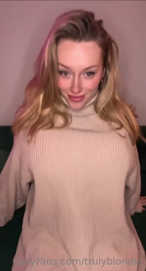 Exposed perverted Avalon Hope ripped cams