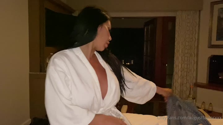 Exposed jewel AugustTaylorXXX solo