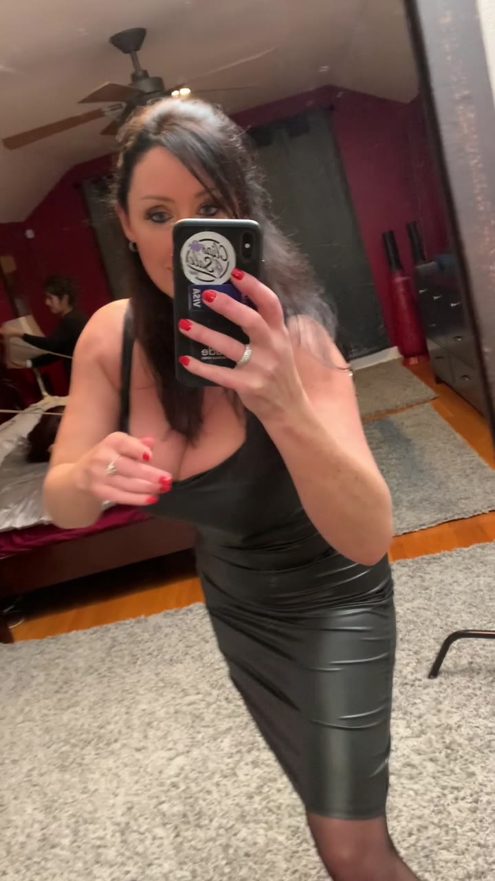 licentious Christina Carter masturbating