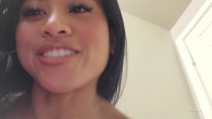 adult Ember Snow leaks