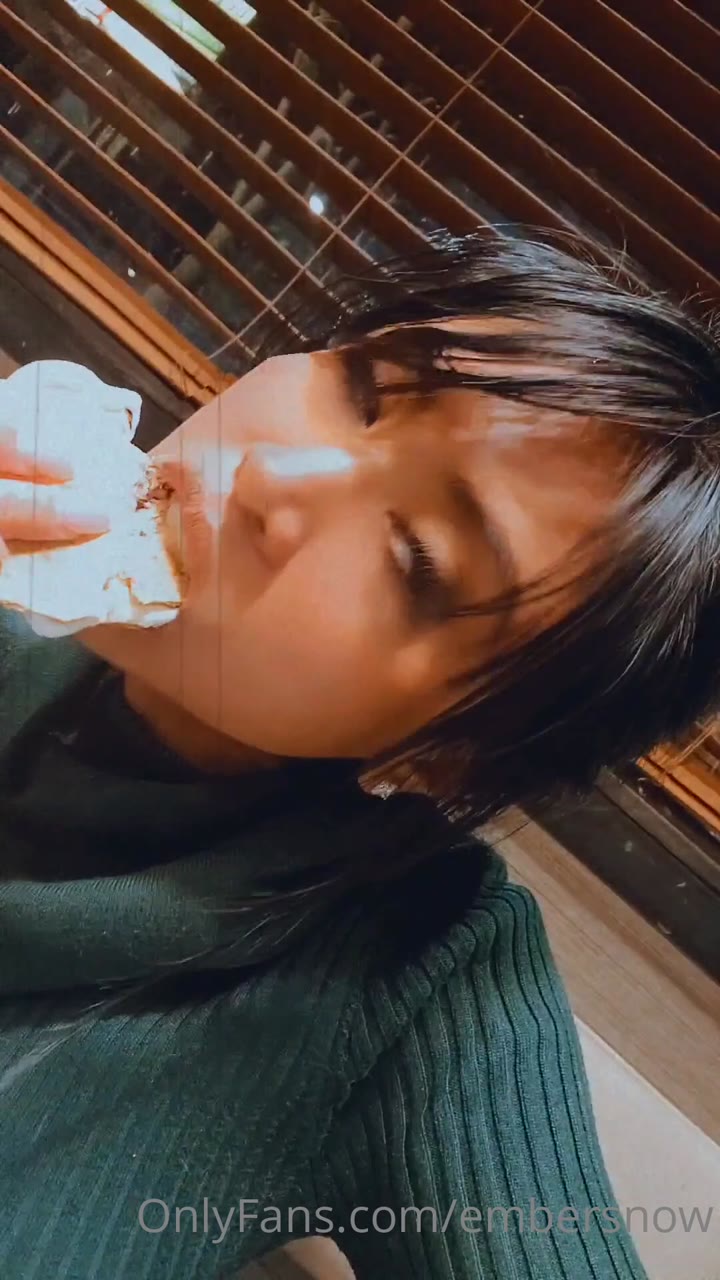 bigthot Ember Snow camrip