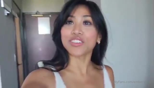 baddie Ember Snow Fansly leaked Sensational