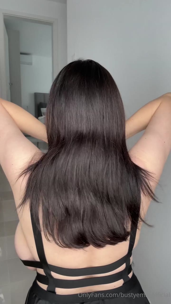 vivacious BustyEma bg PRIVATE Exposed