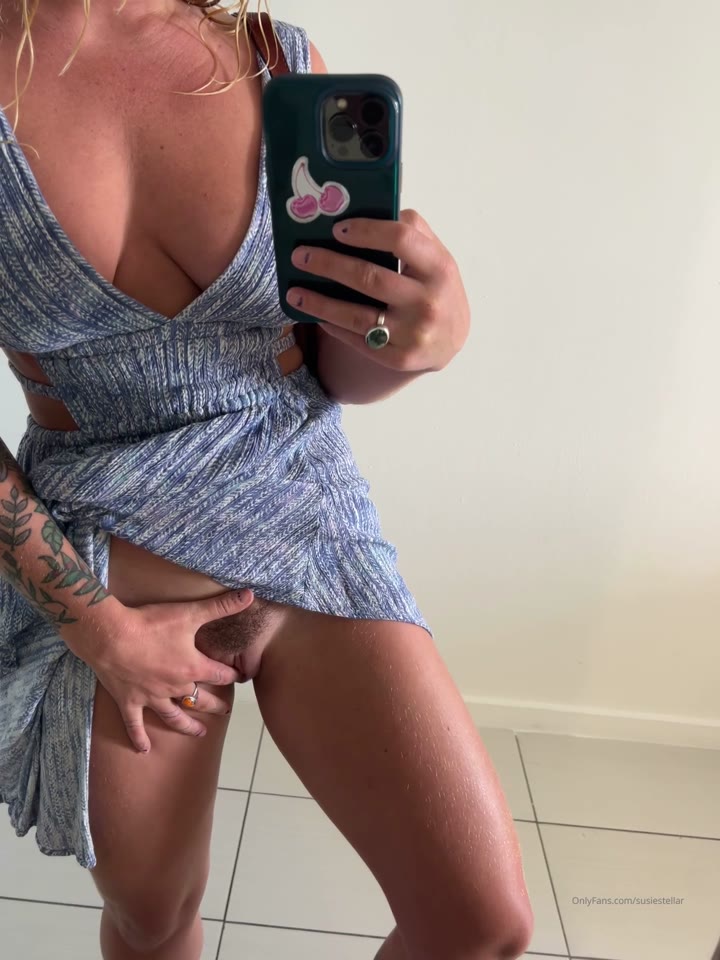 Exposed Susie Stellar masturbating