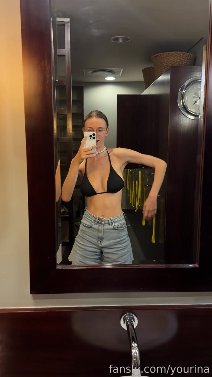 extreme Sweating Yourina masturbating
