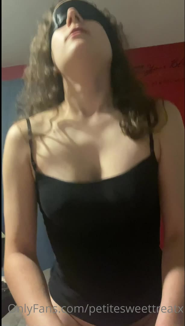 petitesweettreat tits