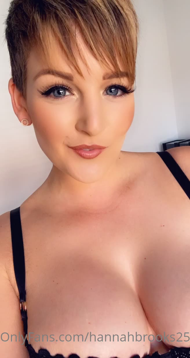 non-binary Hannah Brooks porn xxx