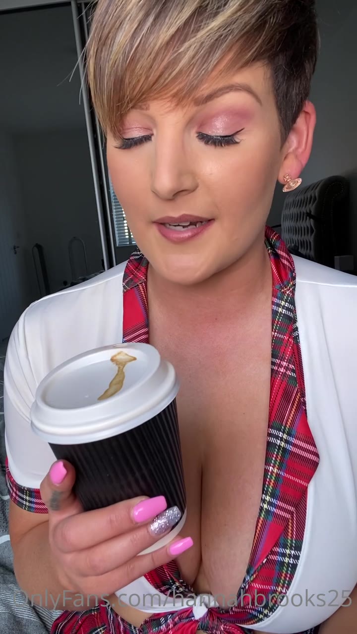 nan Milf Hannah Brooks bg