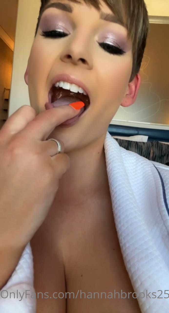 x-rated Hannah Brooks Nude Leaked