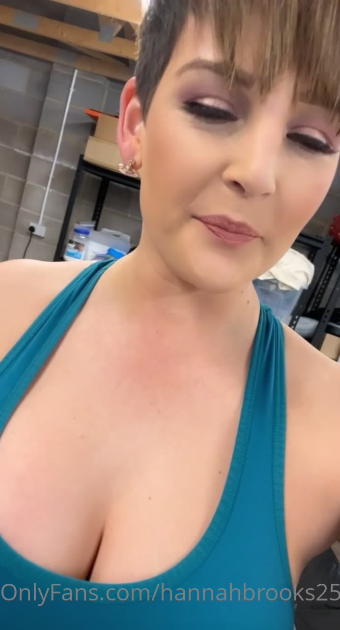 actress hannahbrooks25 Onlyfans Leaks