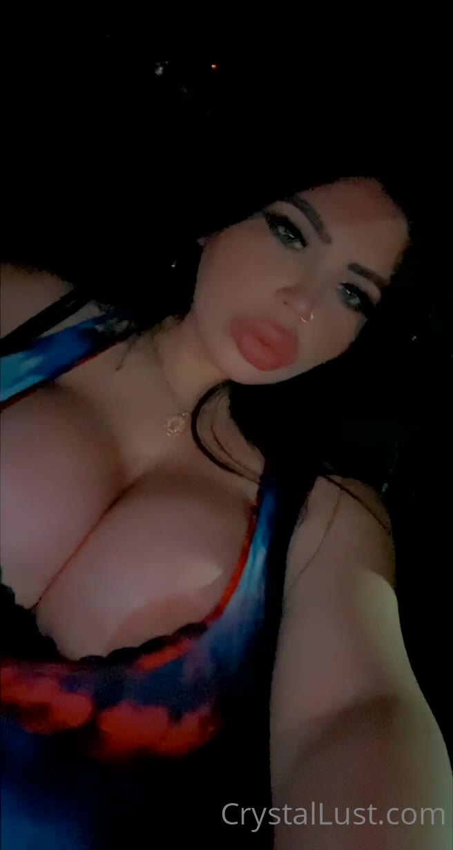 dirty-talking Sexy Crystal Lust masturbating
