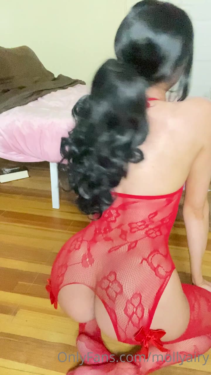 Epic slut Molly Moon nsfw