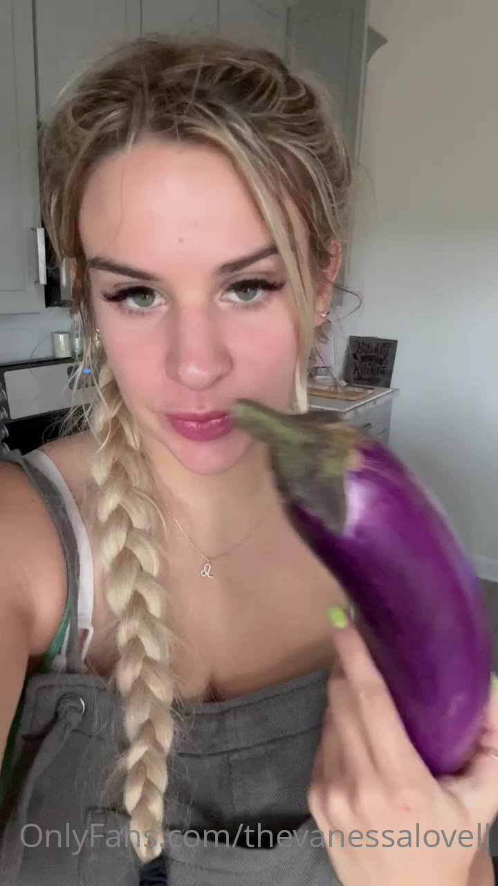 Sensitive seductive Big tits Vanessa Lovell simpcity
