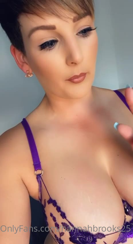raunchy Dripping Hannah Brooks Nude leak