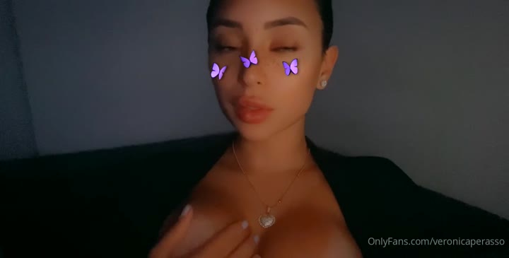 Veronica Perasso tits
