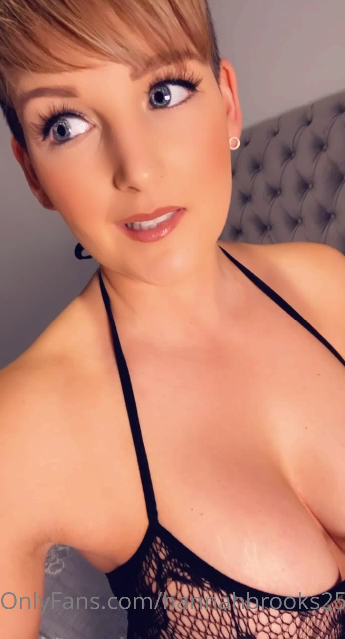 Epic ladylike Milf Hannah Brooks bg