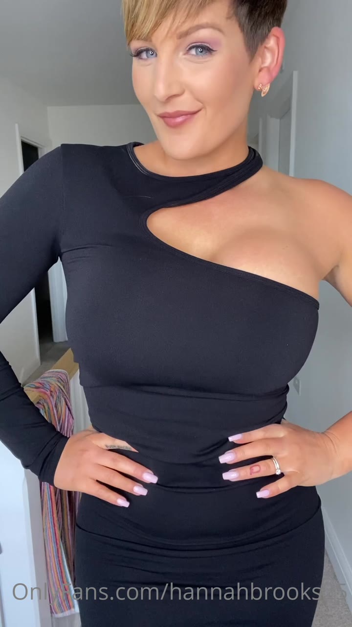 sweaty Hannah Brooks nsfw Vid Exposed