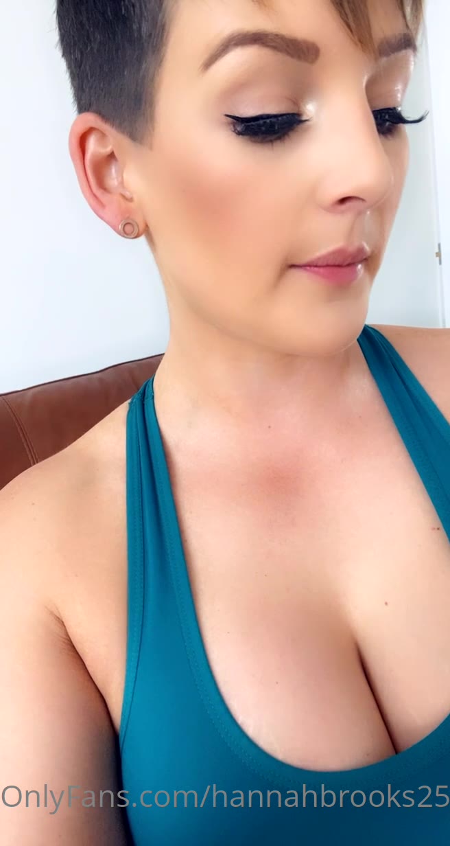 hot Hannah Brooks o n l y f a n s