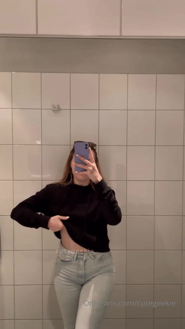 Teen Cutegeekie pussy  Full Clip