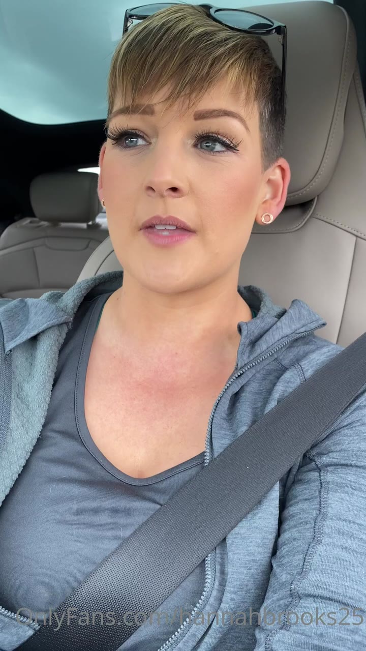 sissy Hannah Brooks instagram Sensational