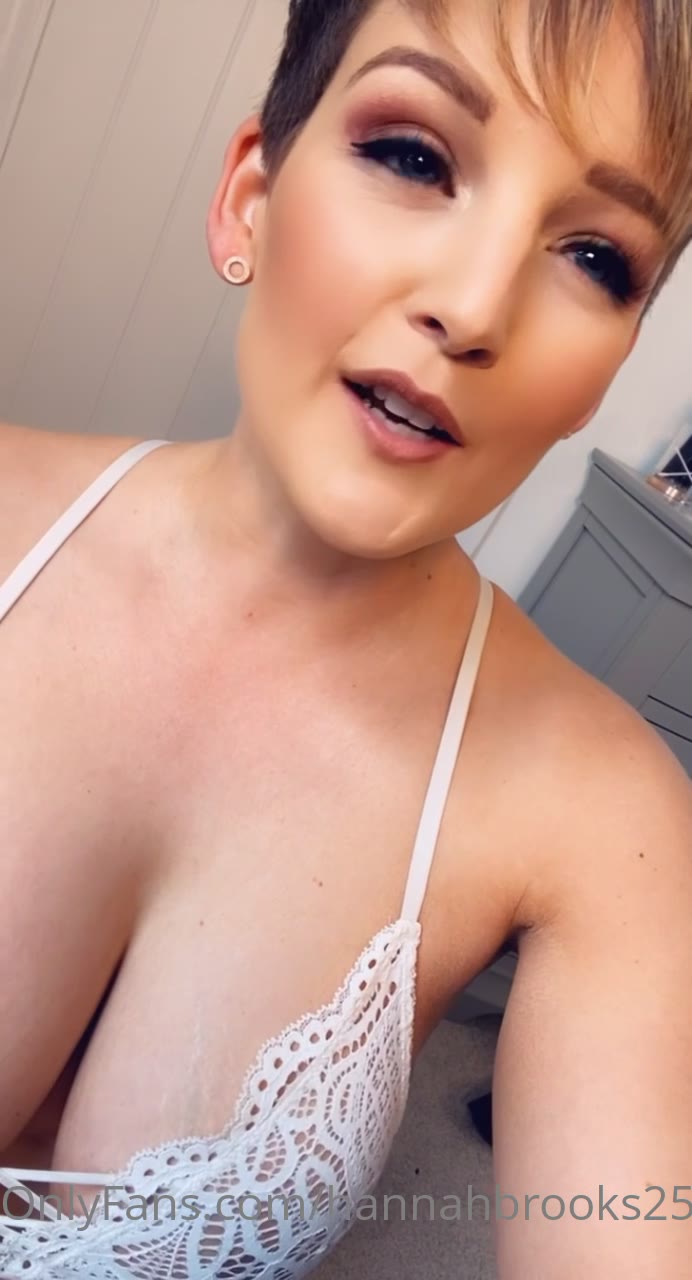 Hannah Brooks Nudes leak Sensational