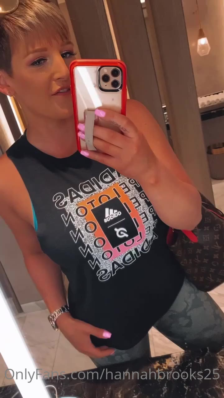 sleazyslut Milf Hannah Brooks Nude exposed
