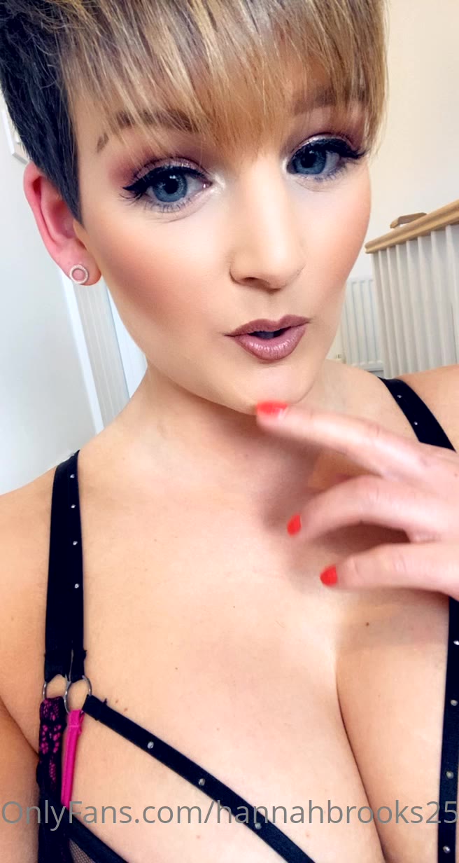wicked Sweating Hannah Brooks Leak Onlyfans