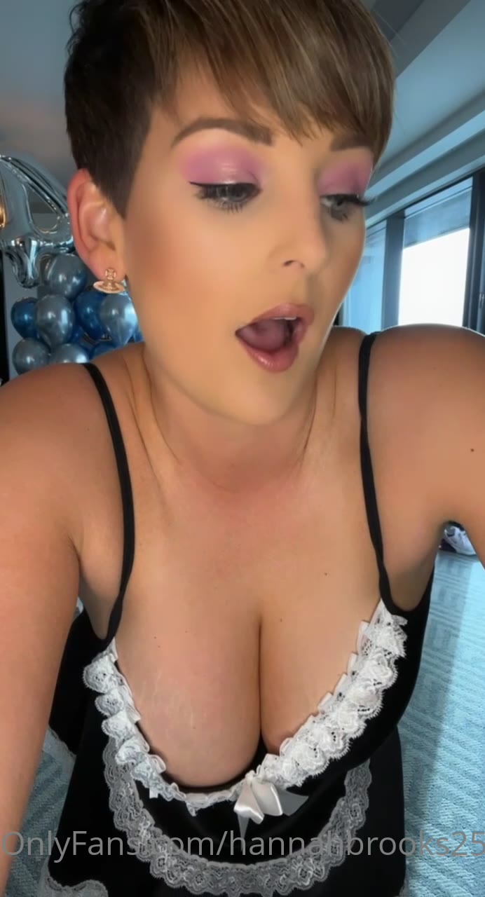 Epic fishwife Hannah Brooks leaks