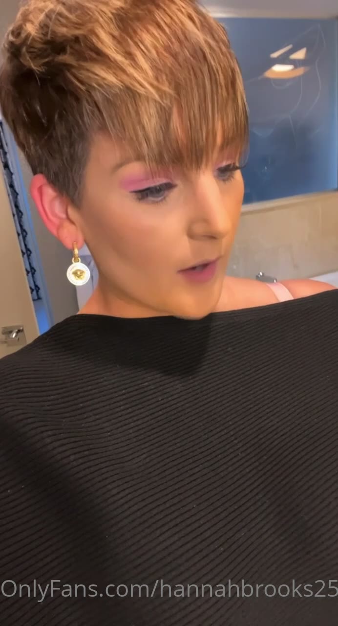 Hannah Brooks cams Epic