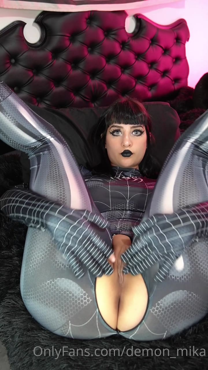 Exposed Big ass Demonmika Nude porn