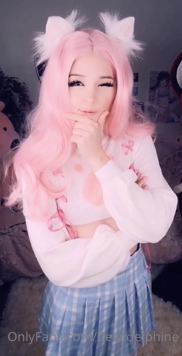 Exposed Delphine boobs