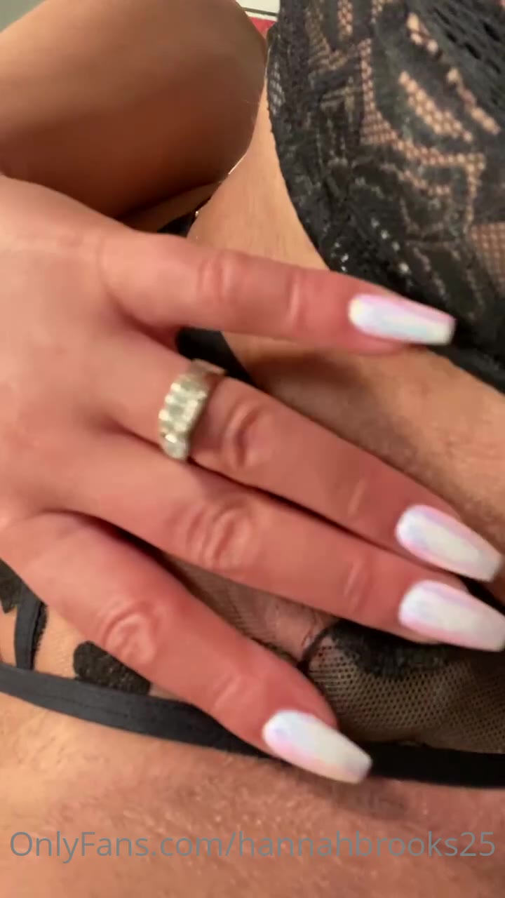 kewpie sucking Hannah Brooks face