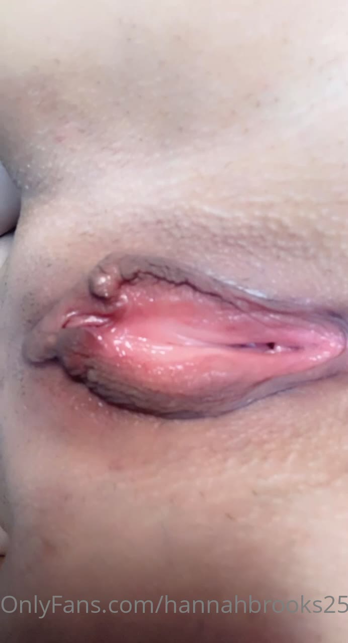 slit Hannah Brooks nude tits