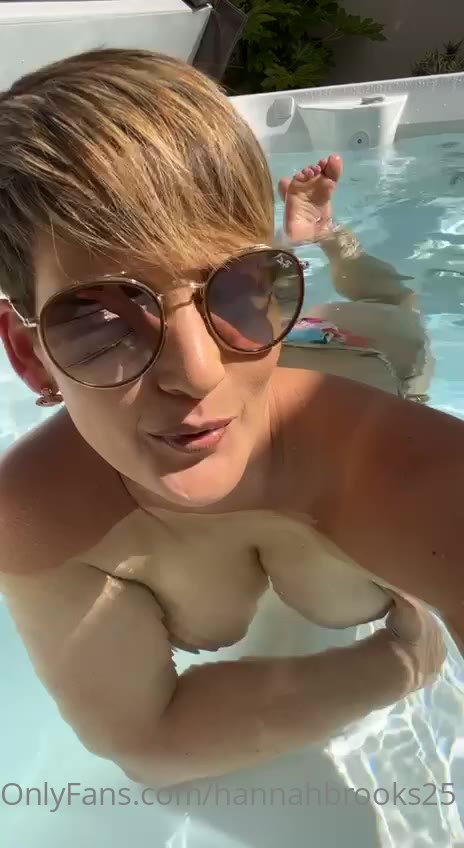 x-rated Milf Hannah Brooks of