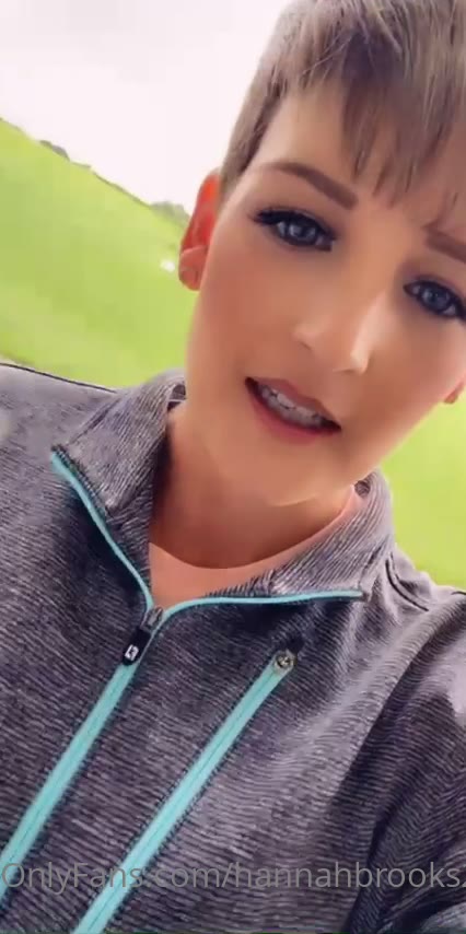 hannahbrooks25 boobs