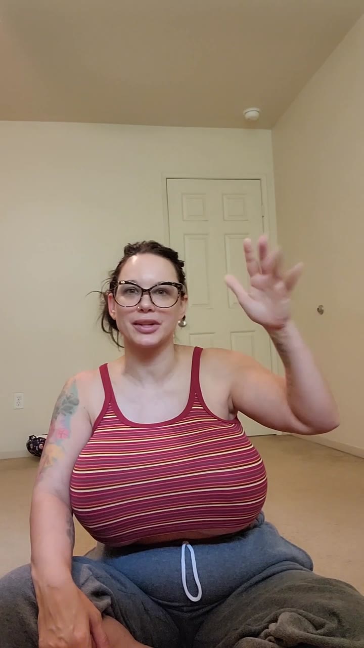 Sensational Big tits thebrittanyxoxo Onlyfans nude