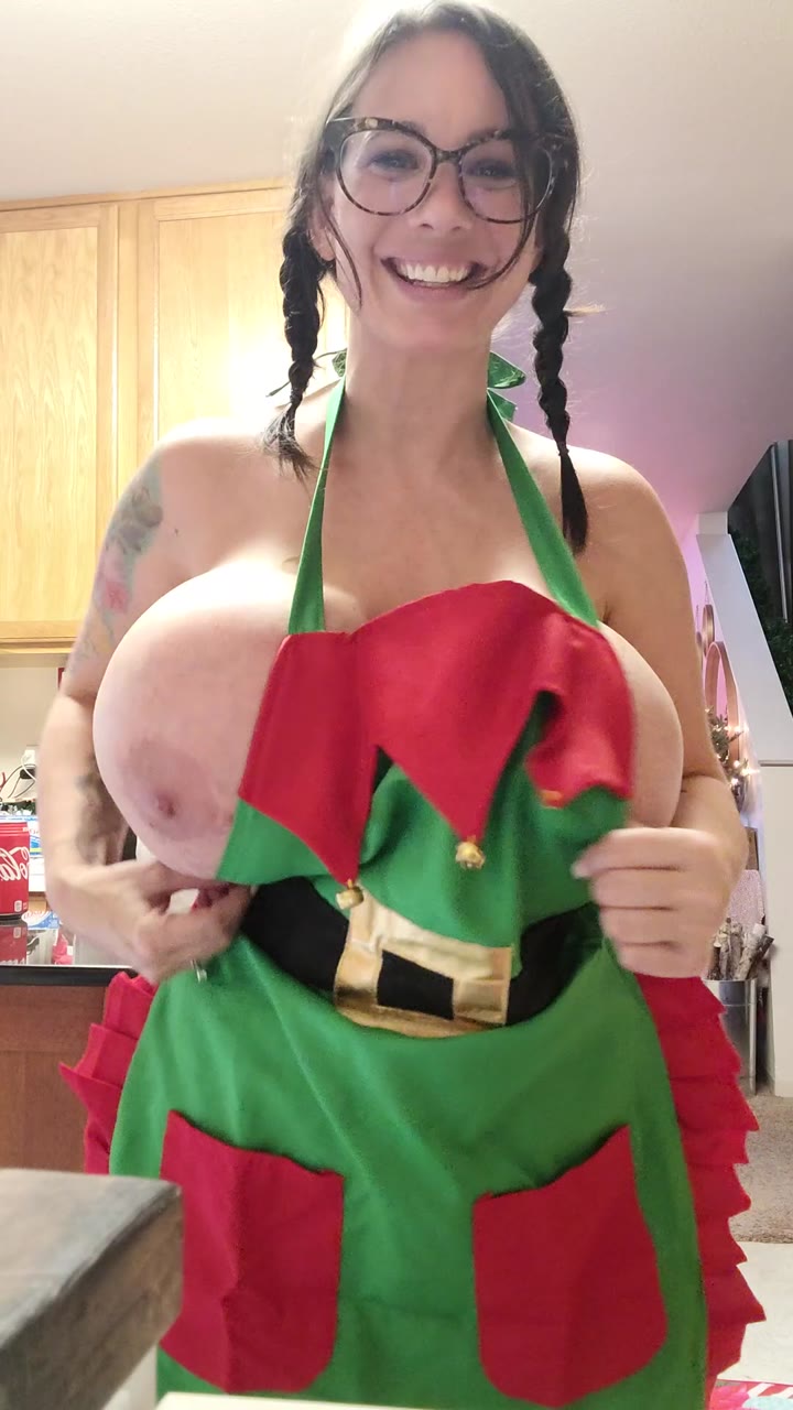 Huge tits thebrittanyxoxo Nudes leak