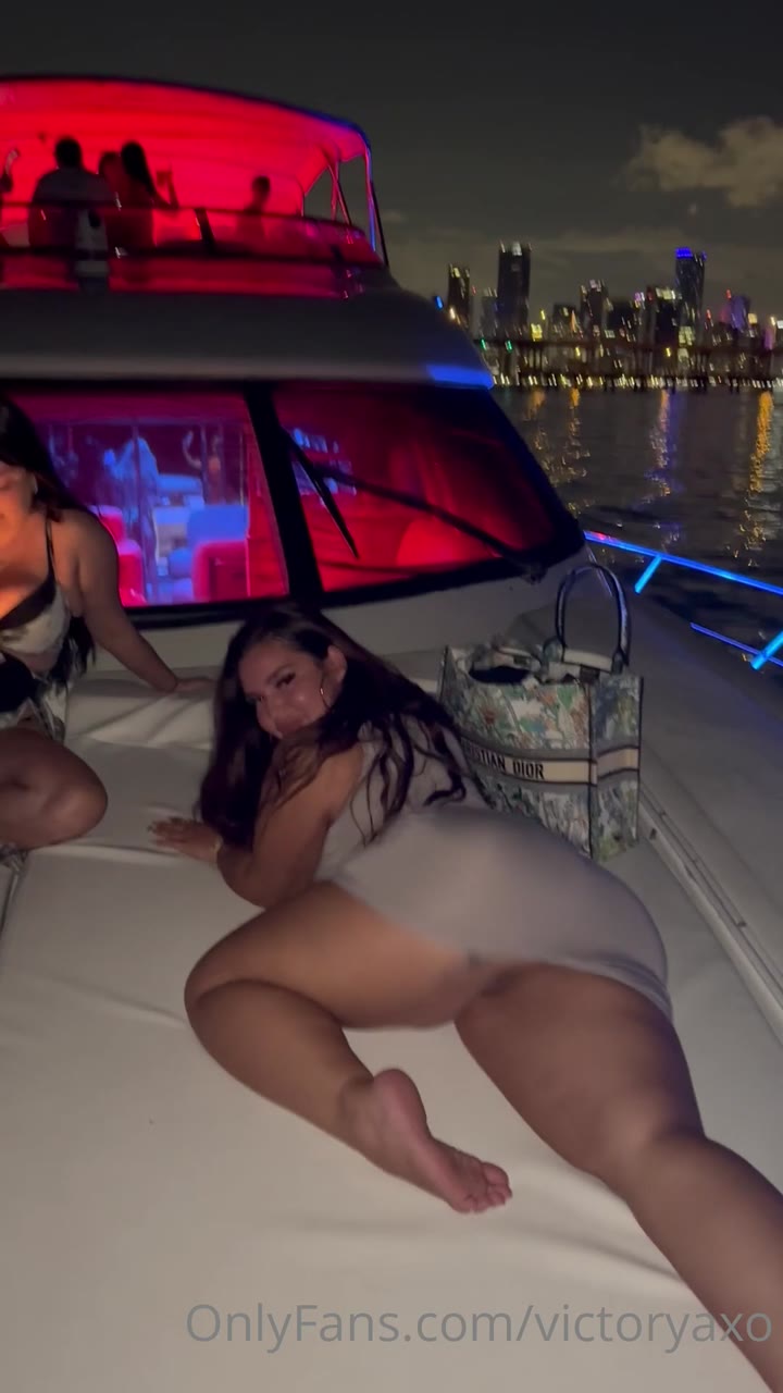 cumslut Sweating Victoryaxo pussy