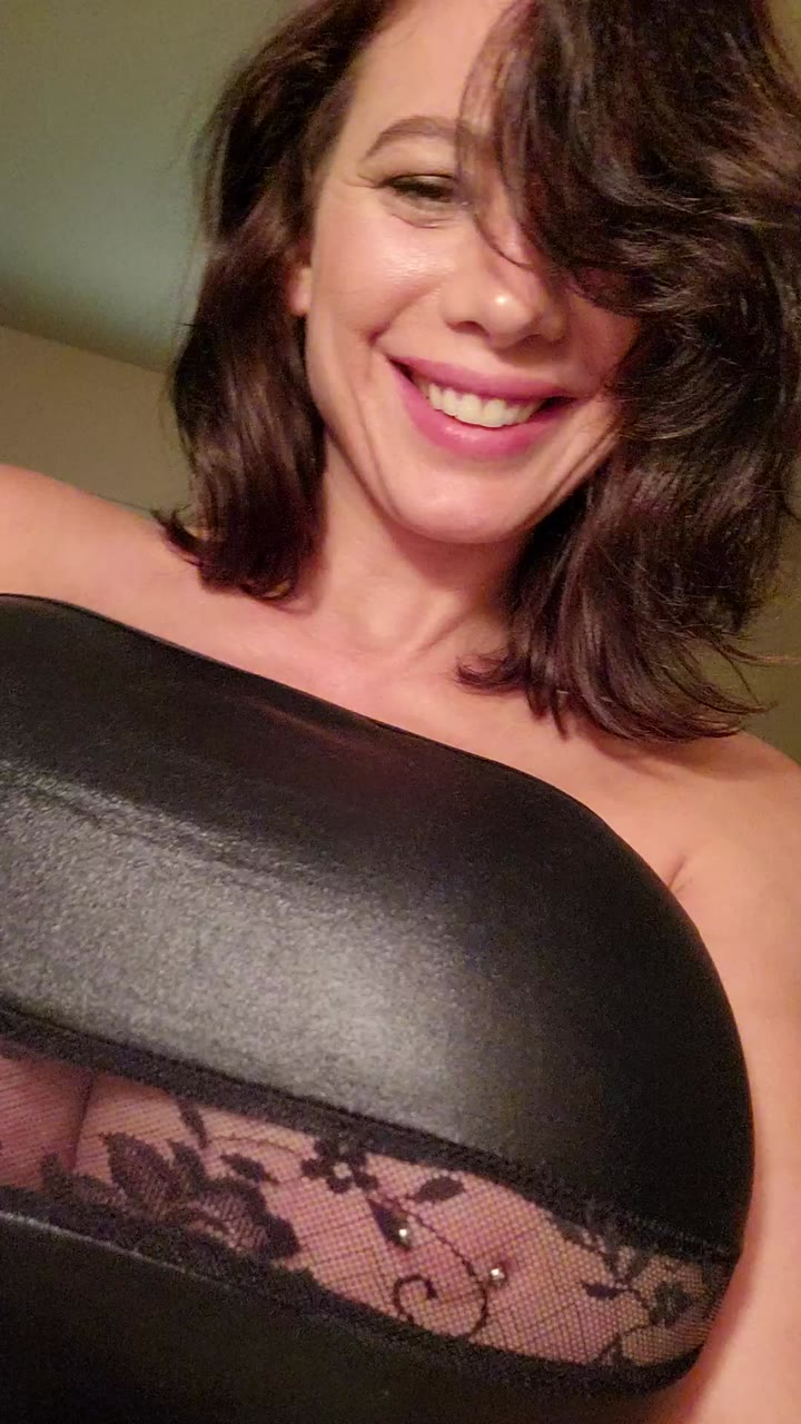 very sexy Sweating Milf Thebrittanyxoxo Leak