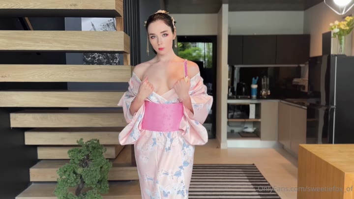 Petite Sweetiefox l e a k e d