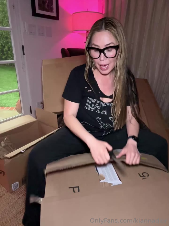 whore Asian Milf Kiana Dior o n l y f a n s VIDFULL