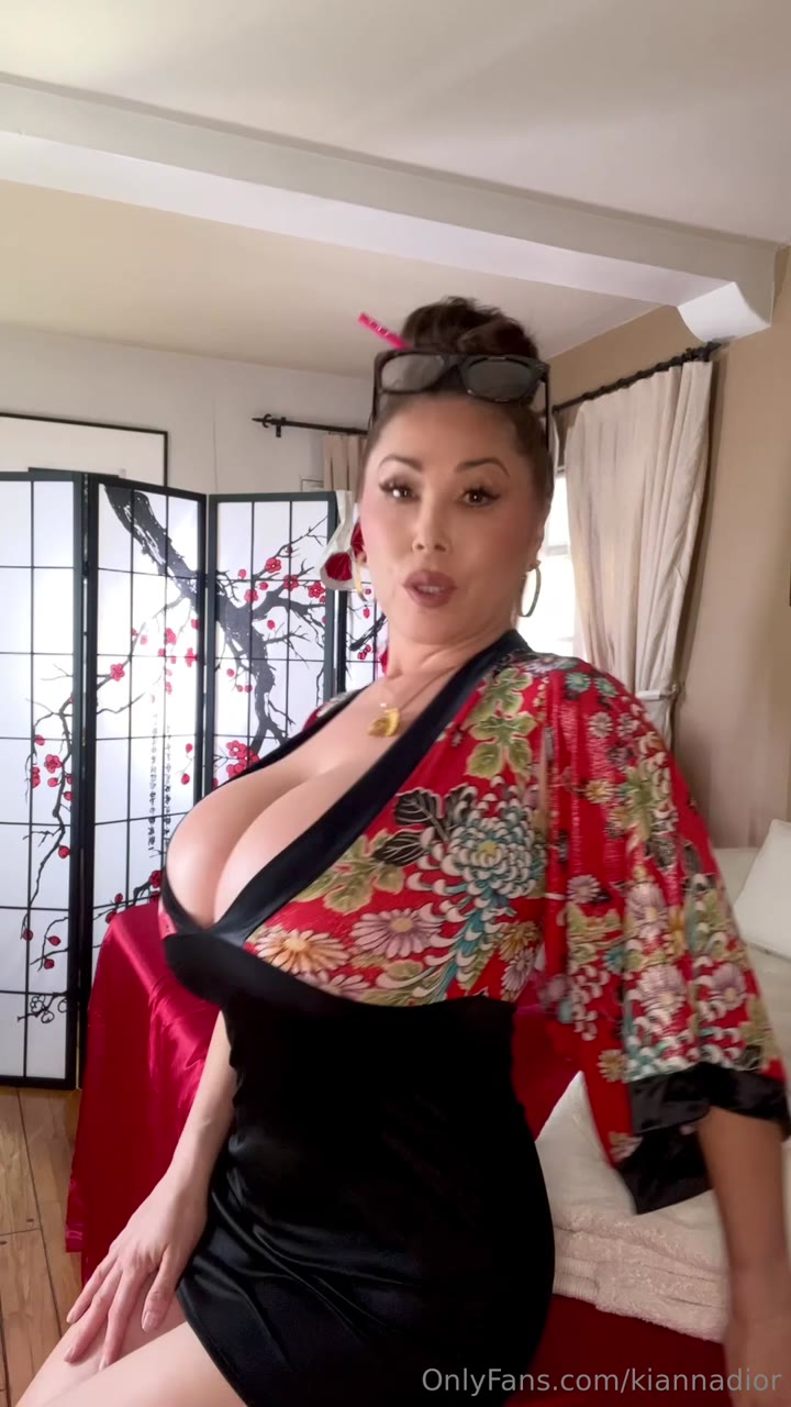 Asian Milf Kiana Dior masturbating onlyfans leaked