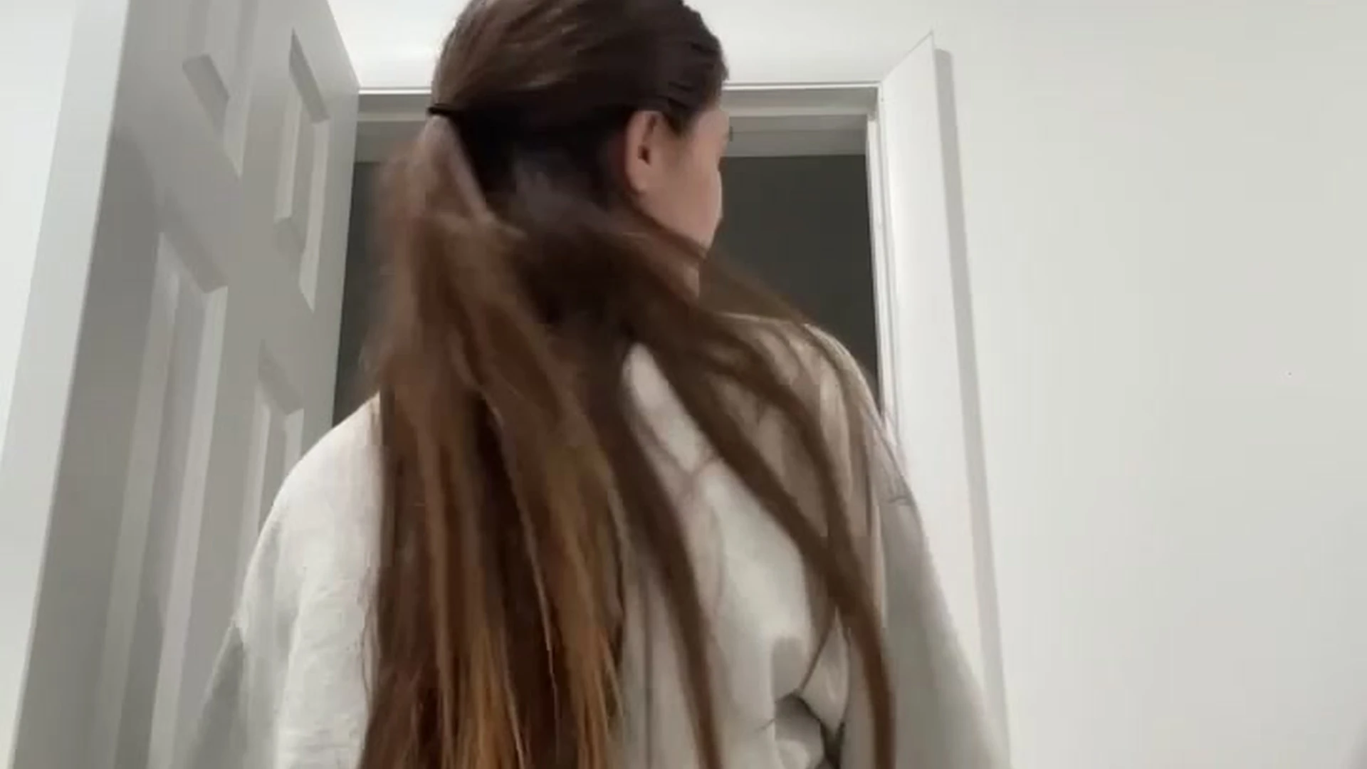 babe Sweating Megnutt instagram