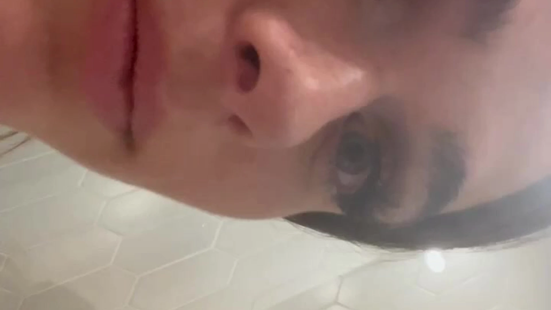 Megnutt solo Exposed