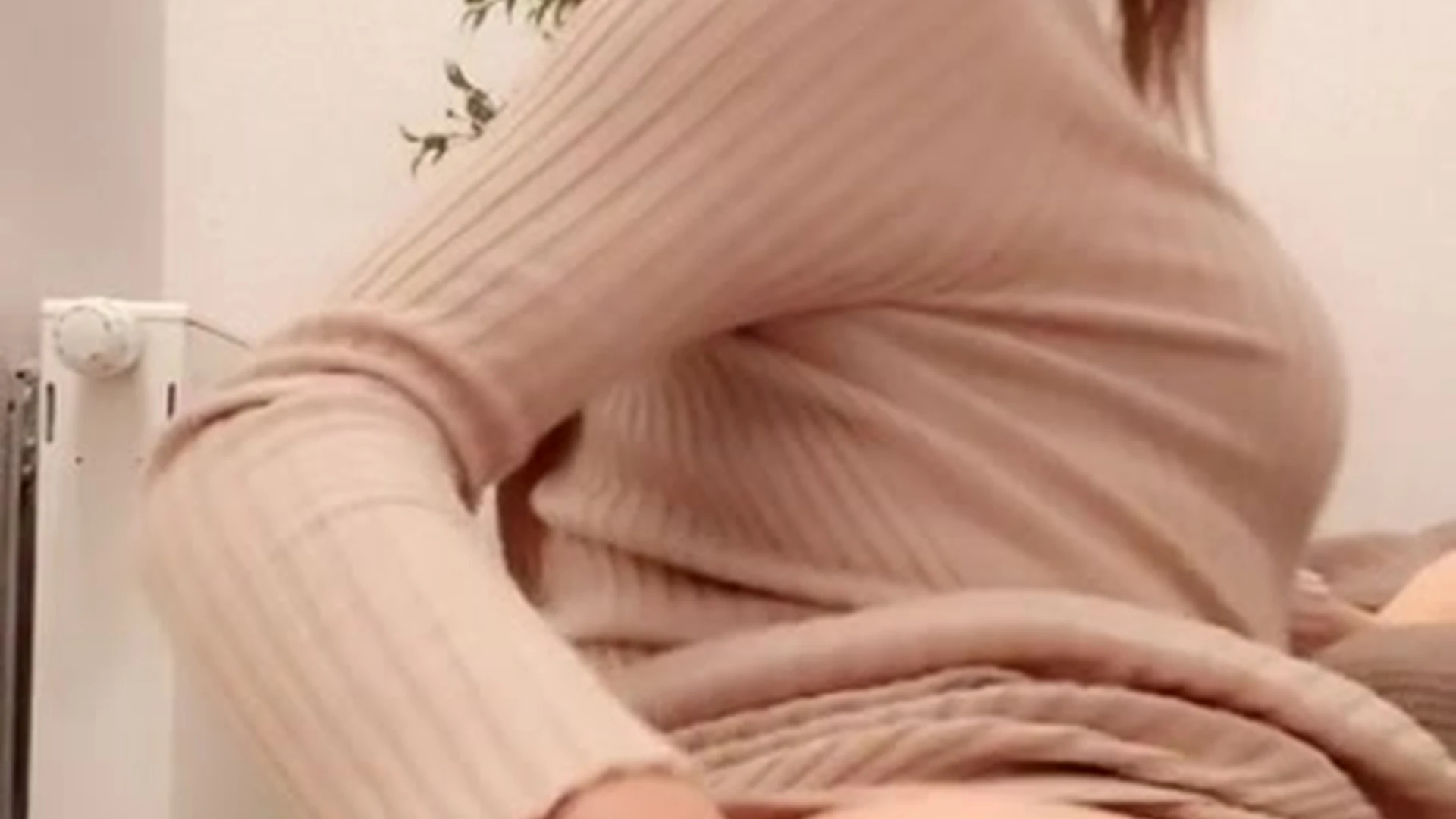 Ellie Leen cams Exposed