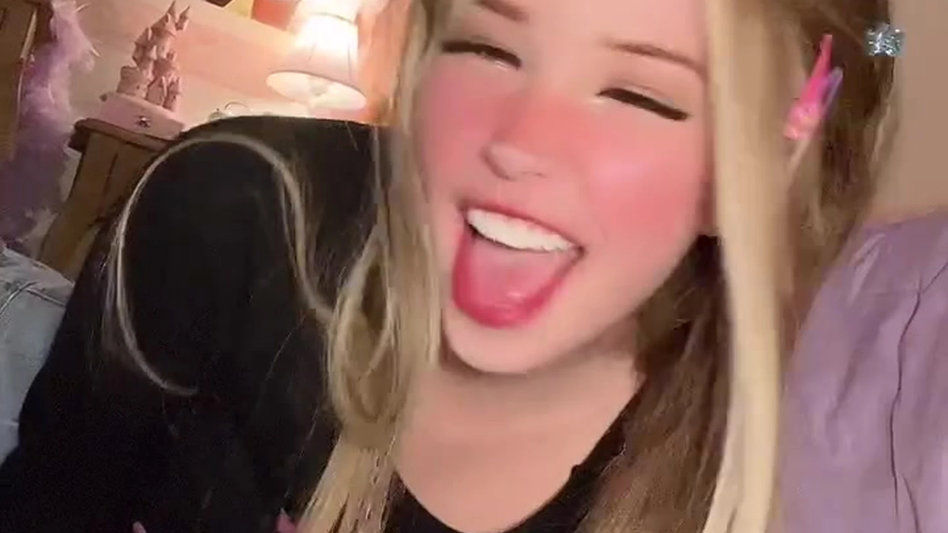 Belle Delphine tits