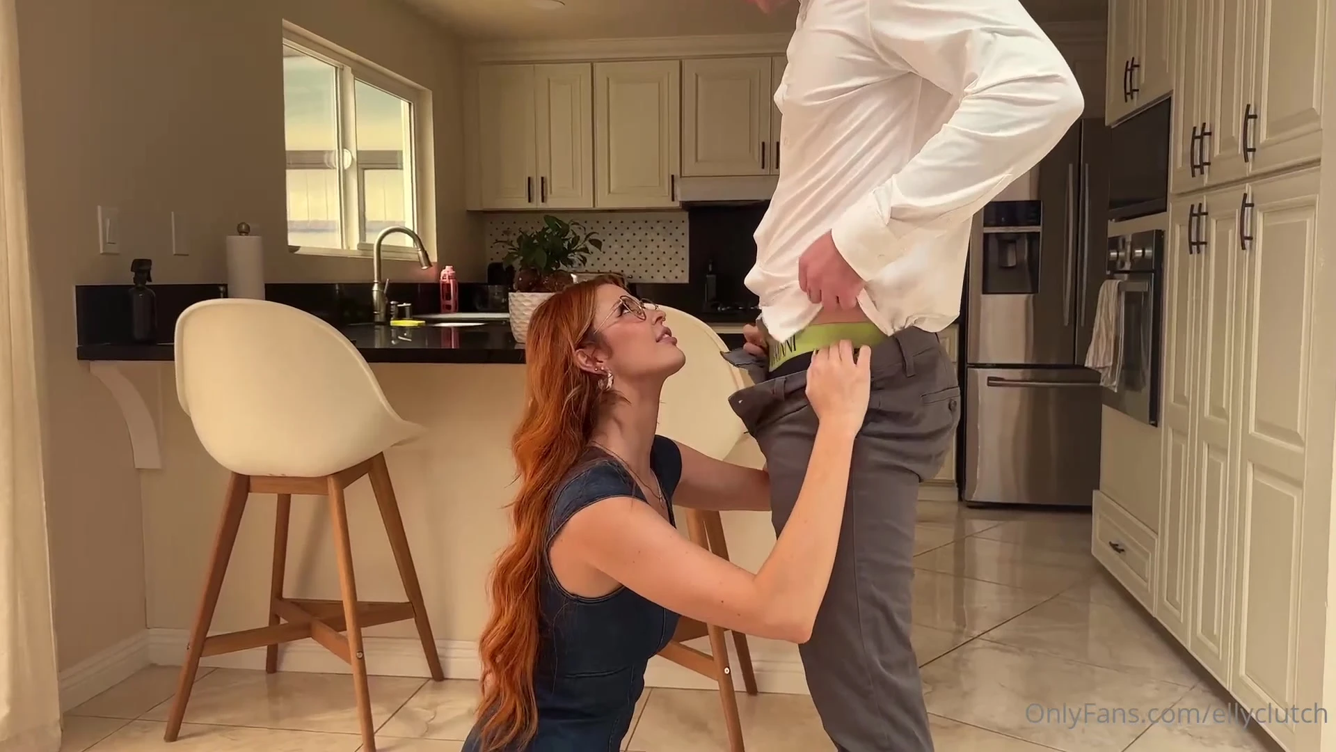 Elly Clutch boobs